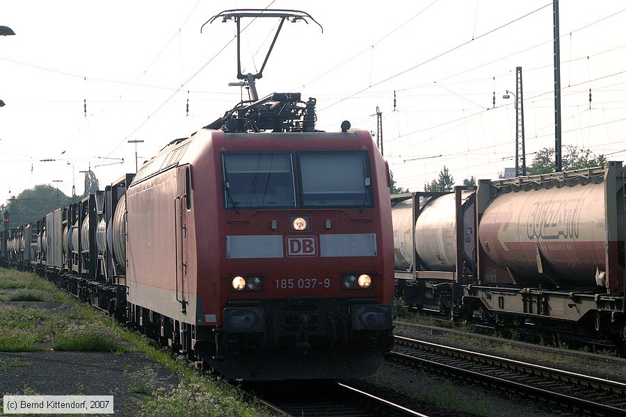Deutsche Bahn - 185037-9
/ Bild: db1850379_bk0706060031.jpg Deutsche Bahn - 185037-9
/ Bild: db1850379_bk0706060031.jpg