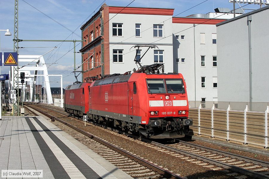 Deutsche Bahn - 185037-9
/ Bild: db1850379_cw0707310019.jpg Deutsche Bahn - 185037-9
/ Bild: db1850379_cw0707310019.jpg
