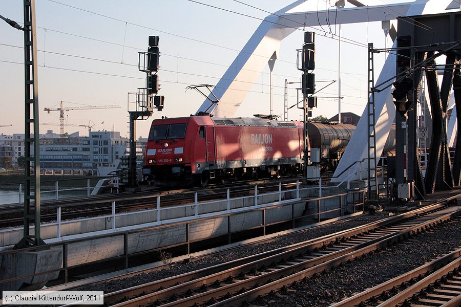 Deutsche Bahn - 185250-8
/ Bild: db1852508_cw1109270189.jpg