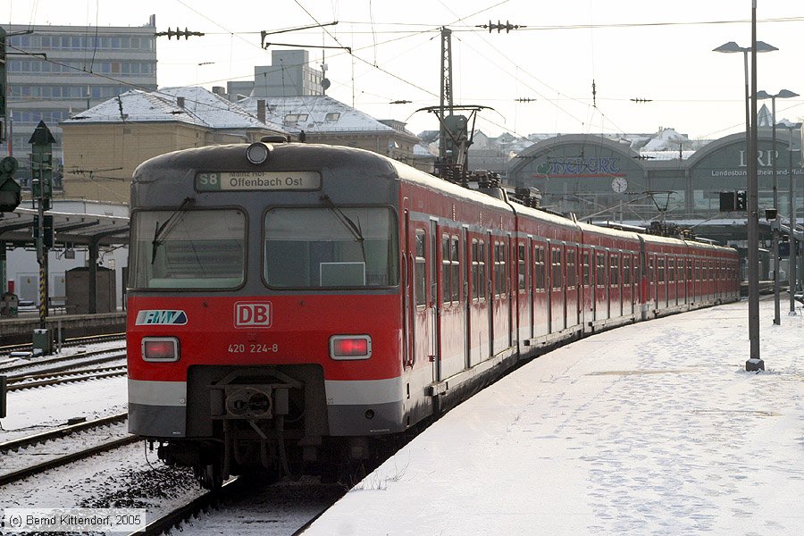 Deutsche Bahn - 420224-8
/ Bild: db4202248_e0025421.jpg Deutsche Bahn - 420224-8
/ Bild: db4202248_e0025421.jpg