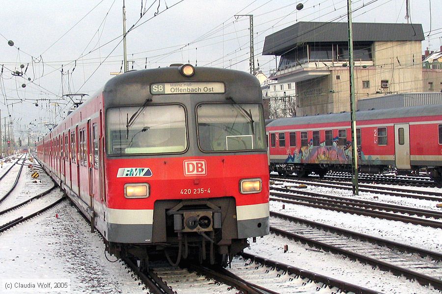 Deutsche Bahn - 420235-4
/ Bild: db4202354_cw025297.jpg Deutsche Bahn - 420235-4
/ Bild: db4202354_cw025297.jpg