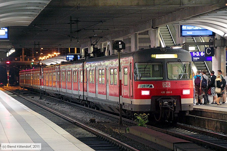 Deutsche Bahn - 420266-9
/ Bild: db4202669_bk1108200082.jpg