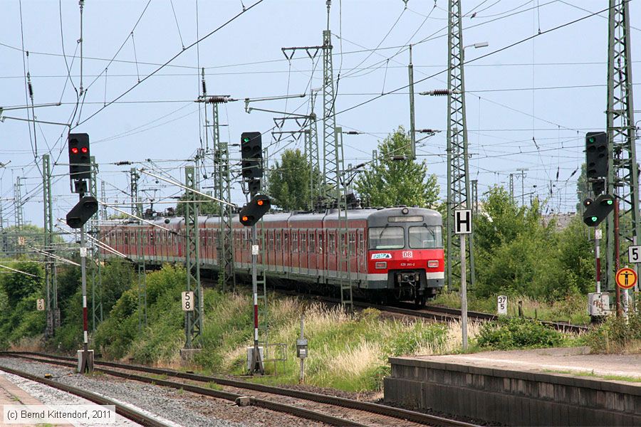 Deutsche Bahn - 420284-2
/ Bild: db4202842_bk1106090199.jpg
