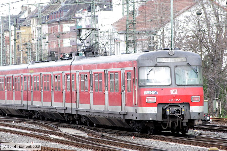 Deutsche Bahn - 420288-3
/ Bild: db4202883_bk0804150066.jpg Deutsche Bahn - 420288-3
/ Bild: db4202883_bk0804150066.jpg