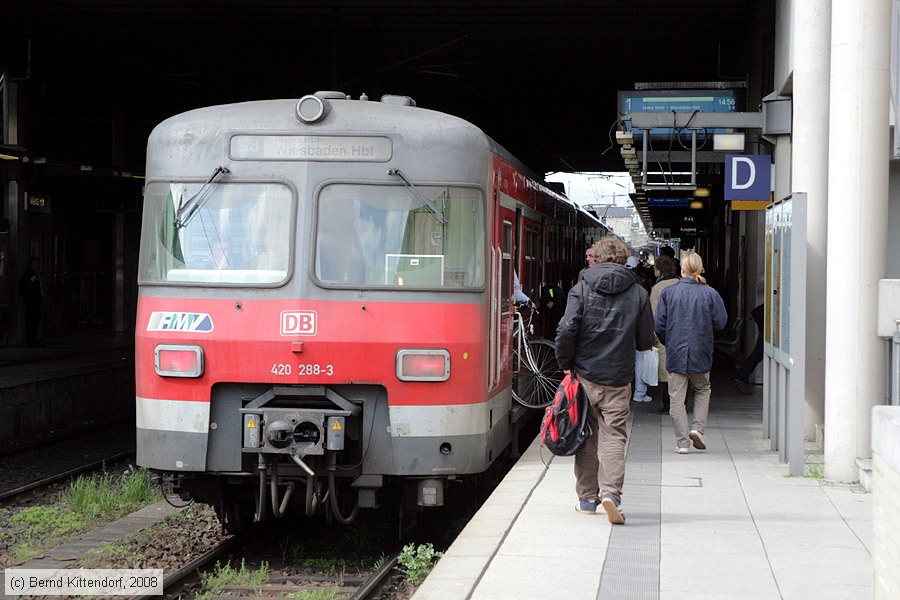 Deutsche Bahn - 420288-3
/ Bild: db4202883_bk0804150122.jpg