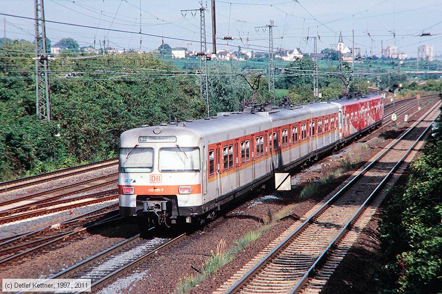 Deutsche Bahn - 420328-7
/ Bild: db4203287_dk124516.jpg Deutsche Bahn - 420328-7
/ Bild: db4203287_dk124516.jpg