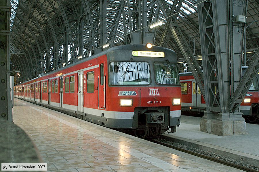 Deutsche Bahn - 420725-4
/ Bild: db4207254_bk0708080012.jpg