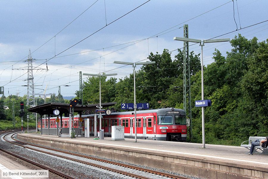 Deutsche Bahn - 420771-8
/ Bild: db4207718_bk1106090240.jpg