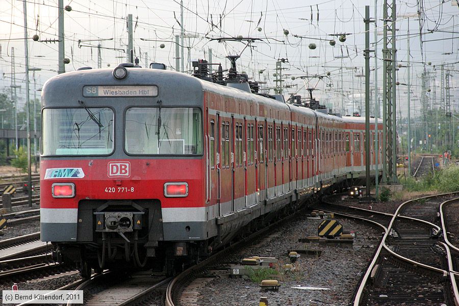 Deutsche Bahn - 420771-8
/ Bild: db4207718_bk1106160089.jpg Deutsche Bahn - 420771-8
/ Bild: db4207718_bk1106160089.jpg