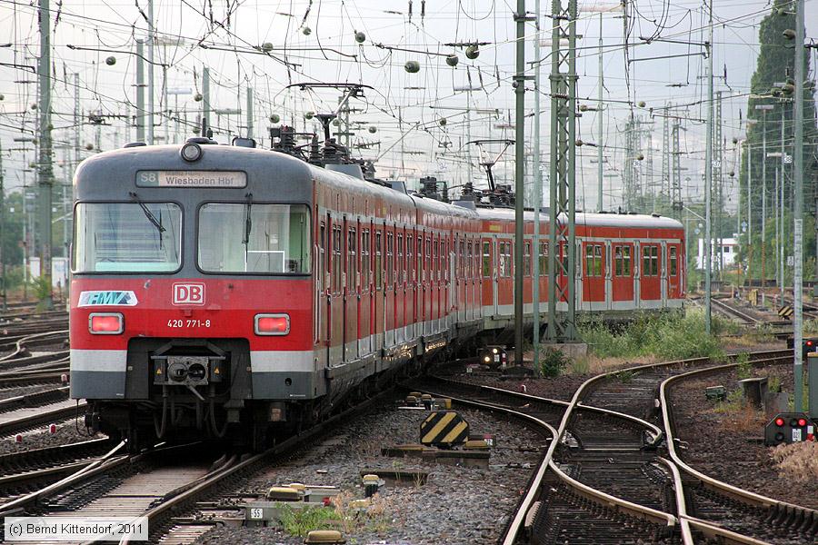 Deutsche Bahn - 420771-8
/ Bild: db4207718_bk1106160090.jpg