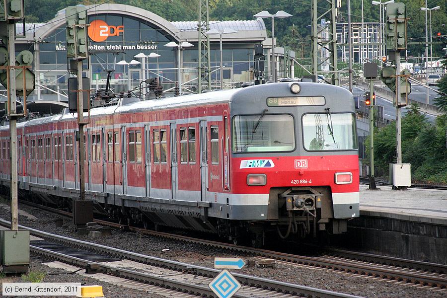Deutsche Bahn - 420886-4
/ Bild: db4208864_bk1106160093.jpg