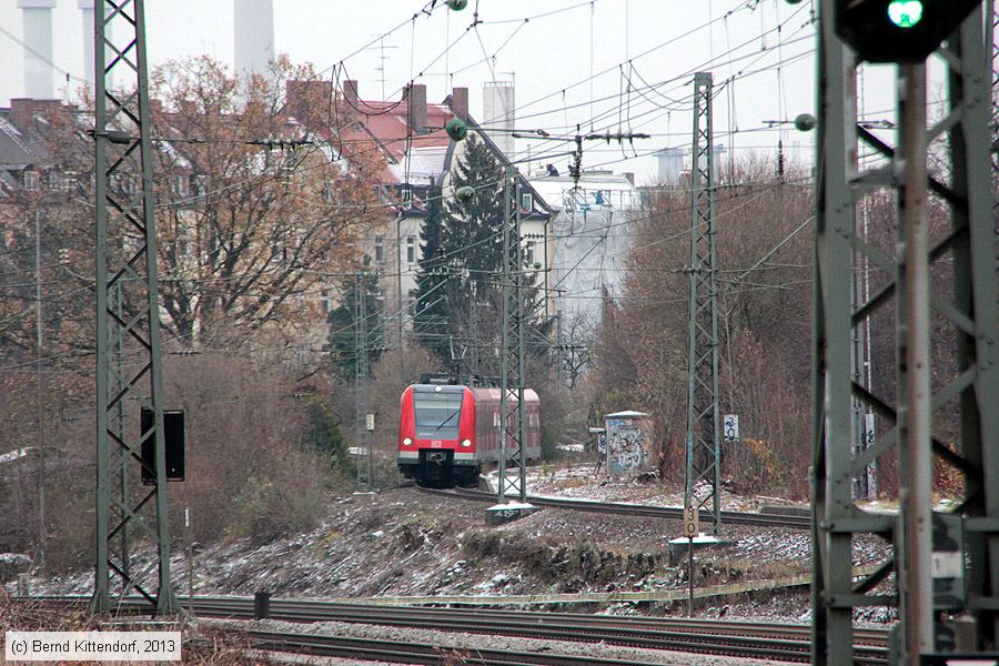 Deutsche Bahn - 423078-5
/ Bild: db4230785_bk1311280101.jpg Deutsche Bahn - 423078-5
/ Bild: db4230785_bk1311280101.jpg