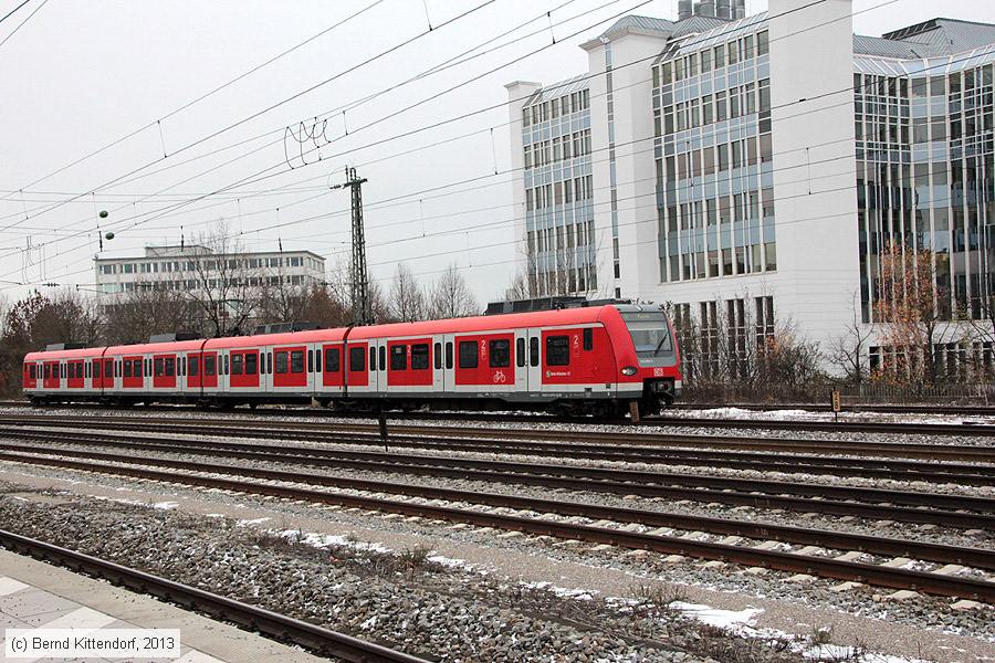 Deutsche Bahn - 423078-5
/ Bild: db4230785_bk1311280104.jpg Deutsche Bahn - 423078-5
/ Bild: db4230785_bk1311280104.jpg