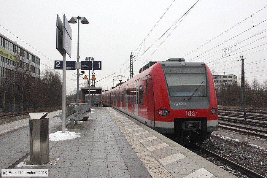 Deutsche Bahn - 423085-0
/ Bild: db4230850_bk1311280125.jpg