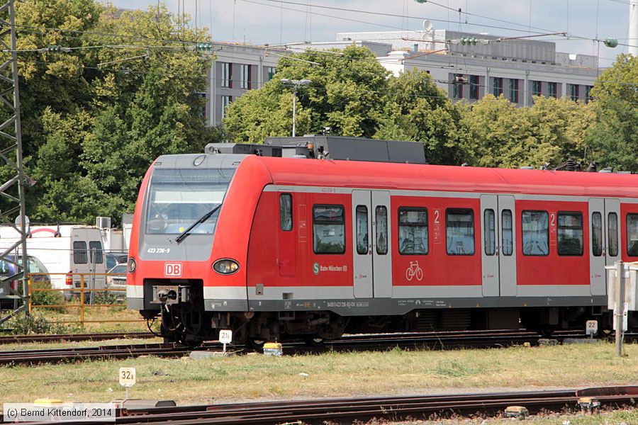 Deutsche Bahn - 423236-9
/ Bild: db4232369_bk1406160151.jpg Deutsche Bahn - 423236-9
/ Bild: db4232369_bk1406160151.jpg