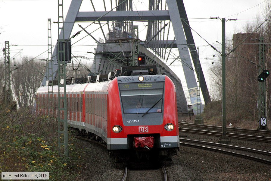 Deutsche Bahn - 423293-0
/ Bild: db4232930_bk0911260271.jpg Deutsche Bahn - 423293-0
/ Bild: db4232930_bk0911260271.jpg