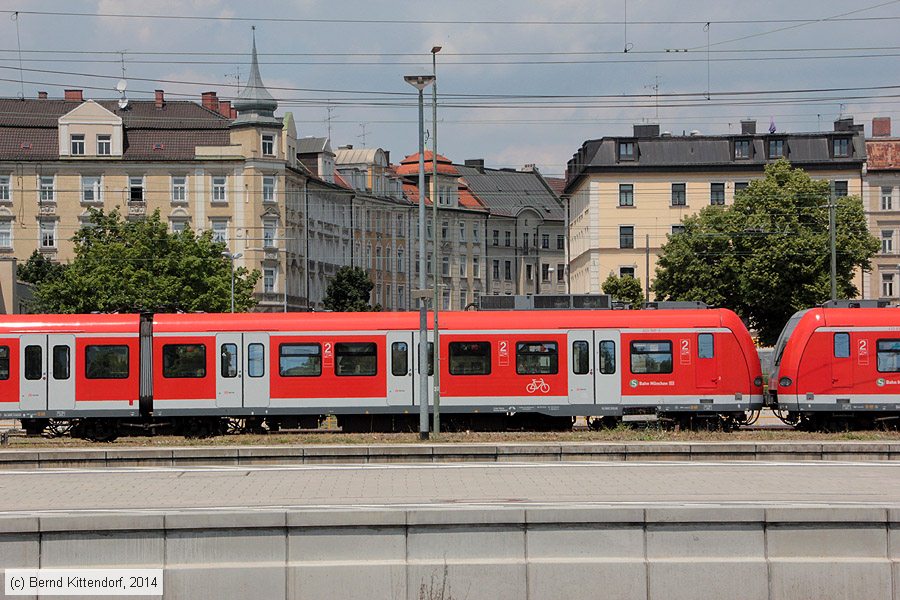 Deutsche Bahn - 423569-3
/ Bild: db4235693_bk1406190073.jpg