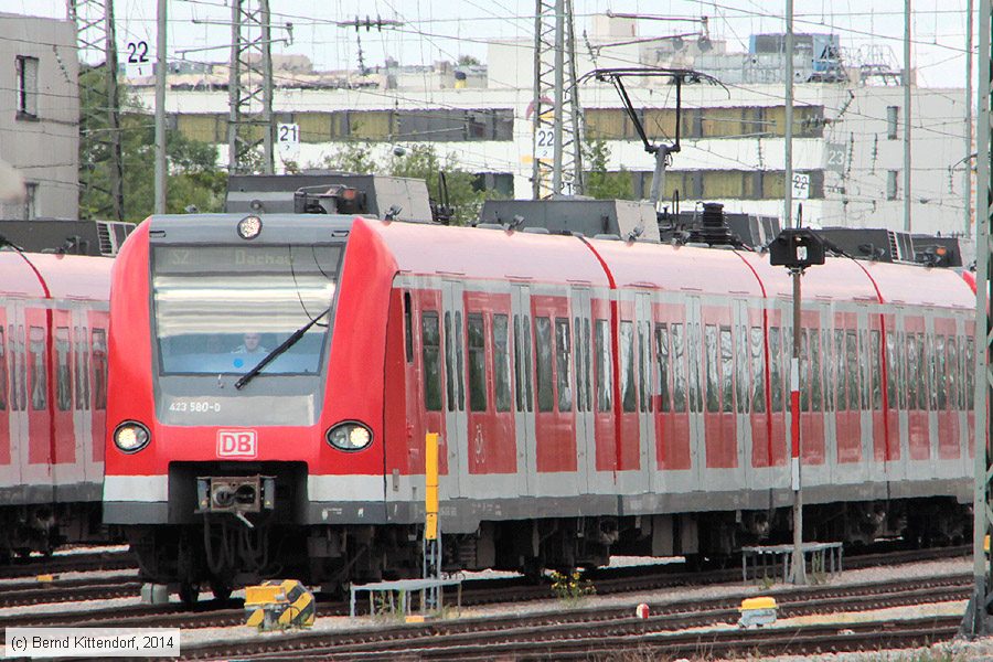Deutsche Bahn - 423580-0
/ Bild: db4235800_bk1406160166.jpg