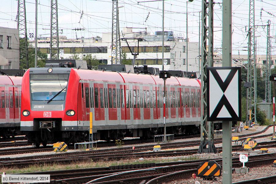 Deutsche Bahn - 423580-0
/ Bild: db4235800_bk1406160167.jpg