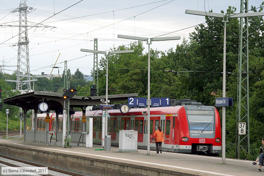 Deutsche Bahn - 423937-2
/ Bild: db4239372_bk1106090293.jpg