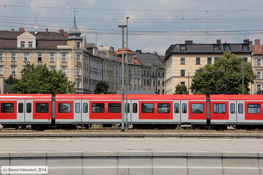 Deutsche Bahn - 433632-7
/ Bild: db4336327_bk1406190075.jpg