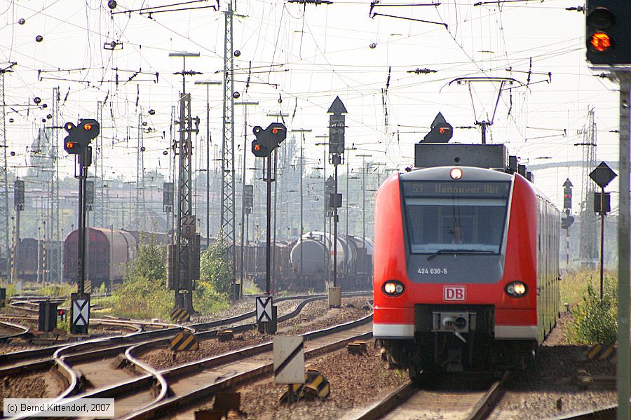 Deutsche Bahn - 424030-5
/ Bild: db4240305_bk0708260135.jpg