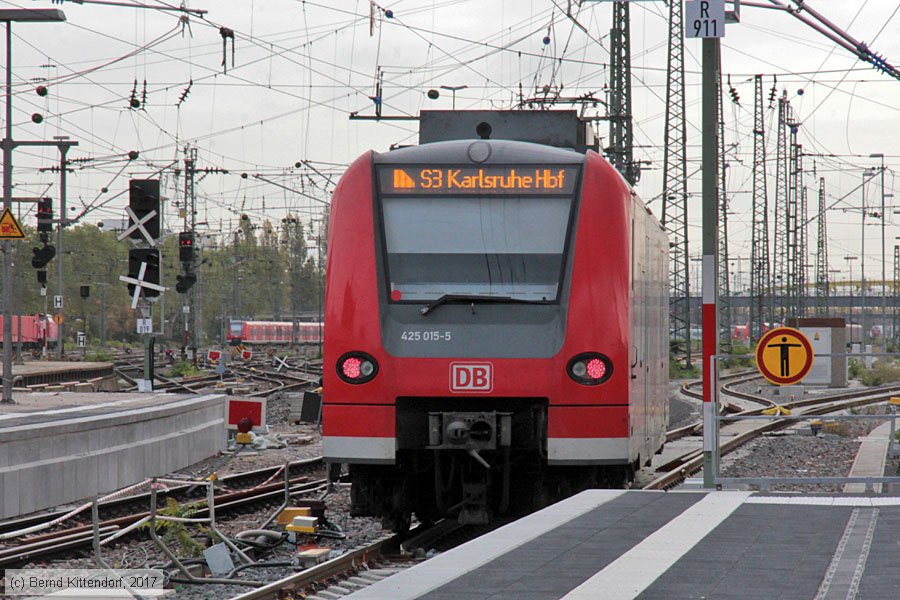 Deutsche Bahn - 425015-5
/ Bild: db4250155_bk1710300013.jpg Deutsche Bahn - 425015-5
/ Bild: db4250155_bk1710300013.jpg