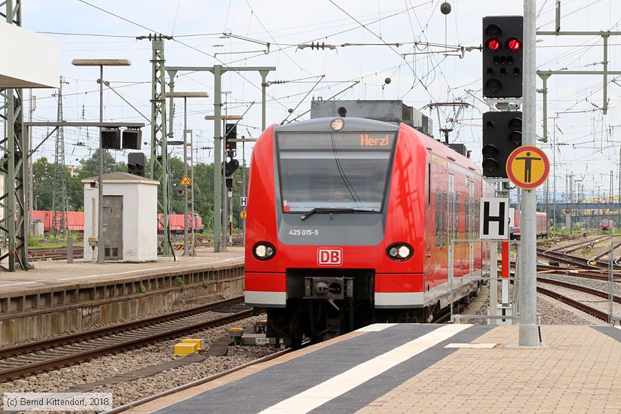 Deutsche Bahn - 425015-5
/ Bild: db4250155_bk1806290029.jpg
