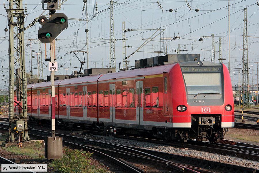 Deutsche Bahn - 425016-3
/ Bild: db4250163_bk1404100032.jpg