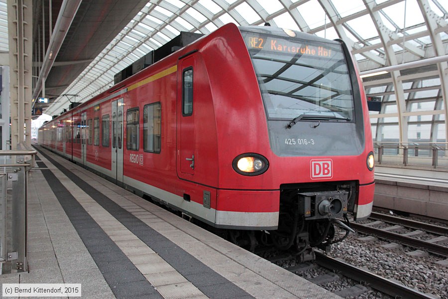 Deutsche Bahn - 425016-3
/ Bild: db4250163_bk1512100039.jpg Deutsche Bahn - 425016-3
/ Bild: db4250163_bk1512100039.jpg