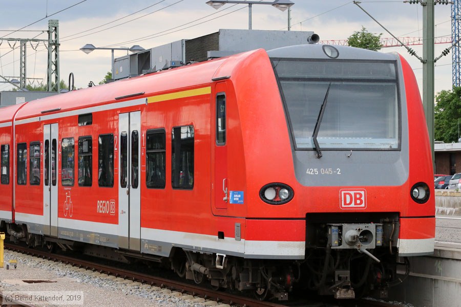 Deutsche Bahn - 425045-2
/ Bild: db4250452_bk1906160165.jpg