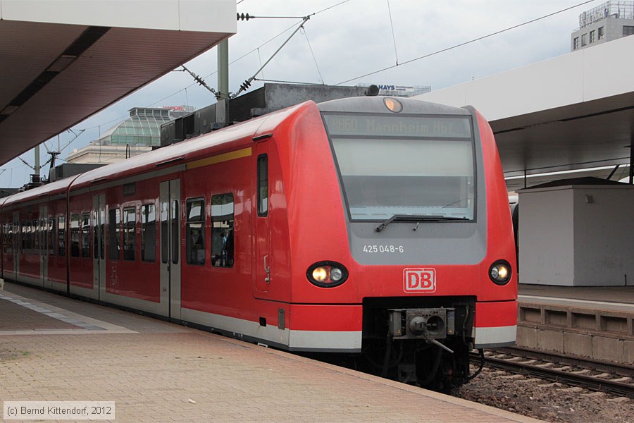 Deutsche Bahn - 425048-6
/ Bild: db4250486_bk1207200072.jpg Deutsche Bahn - 425048-6
/ Bild: db4250486_bk1207200072.jpg