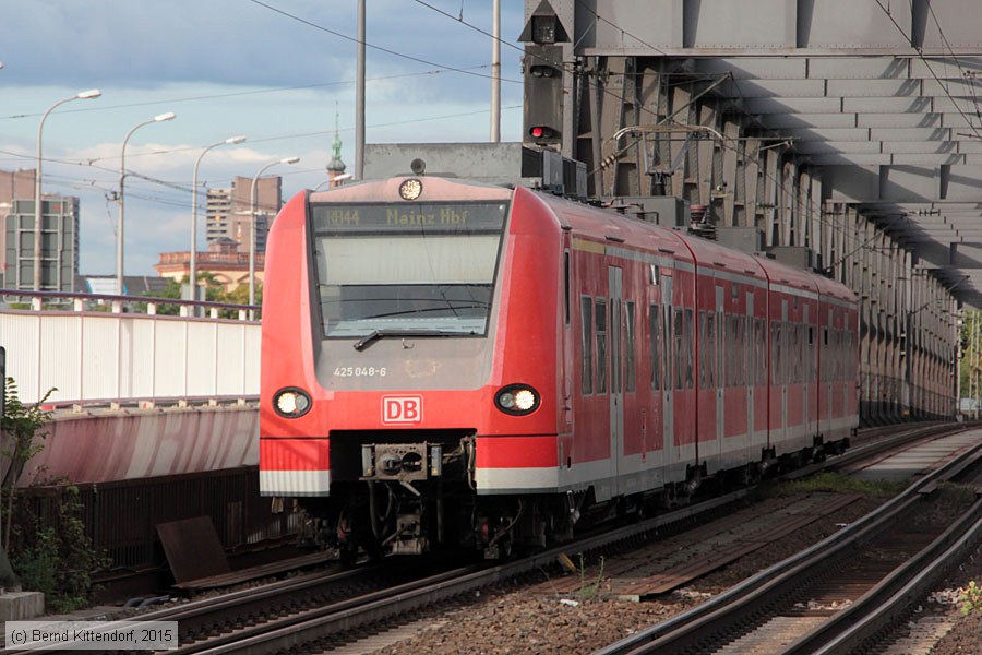Deutsche Bahn - 425048-6
/ Bild: db4250486_bk1508150040.jpg Deutsche Bahn - 425048-6
/ Bild: db4250486_bk1508150040.jpg