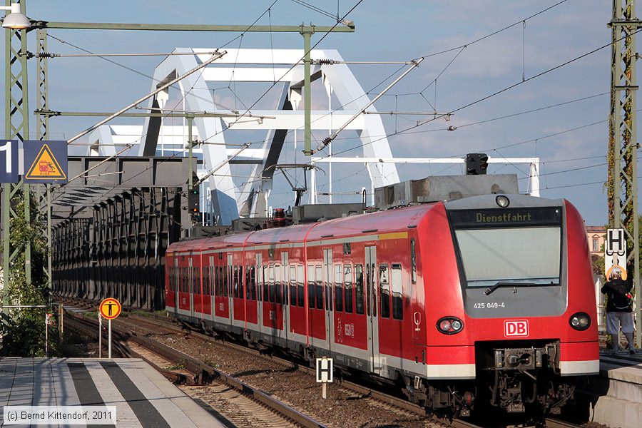 Deutsche Bahn - 425049-4
/ Bild: db4250494_bk1108300023.jpg
