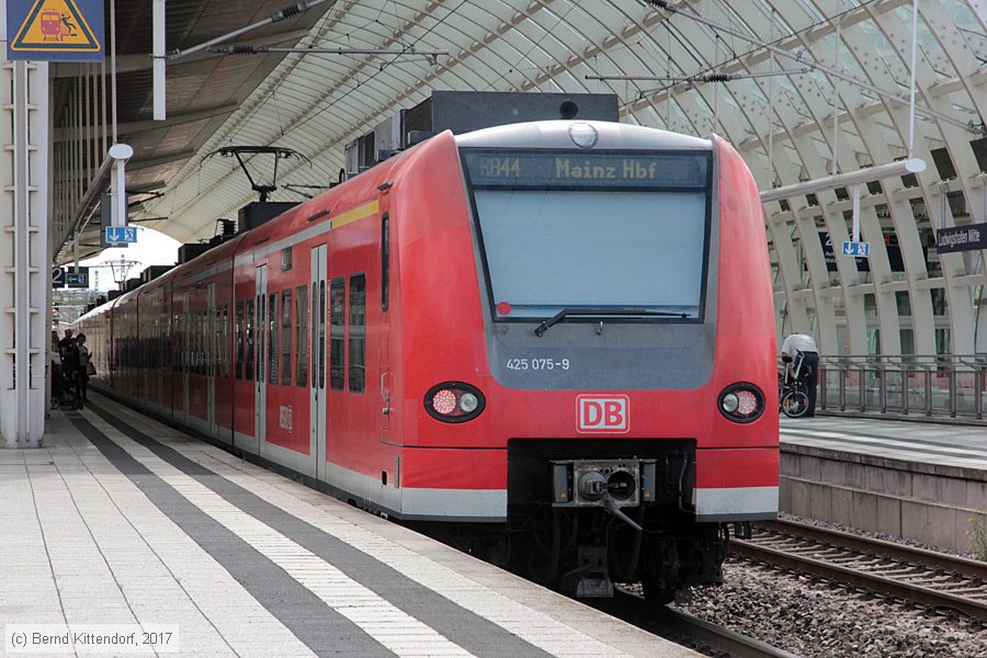 Deutsche Bahn - 425075-9
/ Bild: db4250759_bk1706300042.jpg