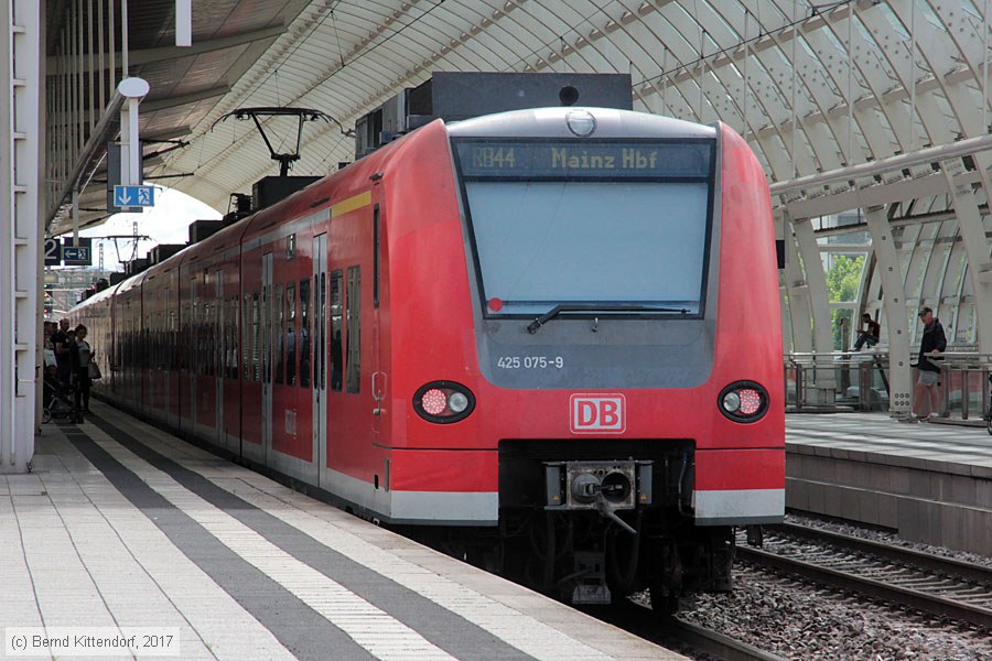 Deutsche Bahn - 425075-9
/ Bild: db4250759_bk1706300043.jpg
