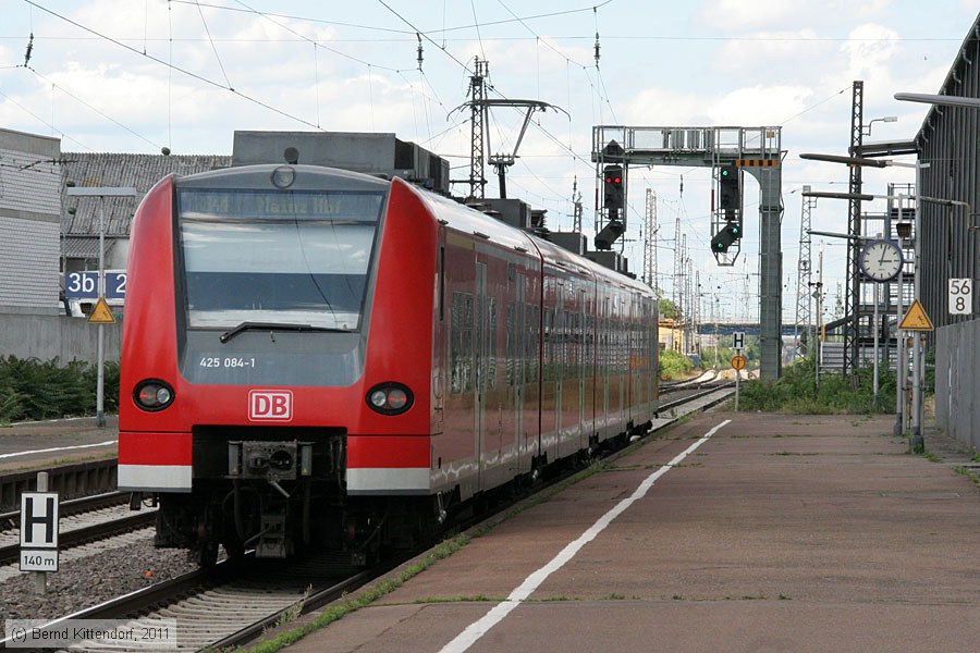 Deutsche Bahn - 425084-1
/ Bild: db4250841_bk1106110002.jpg