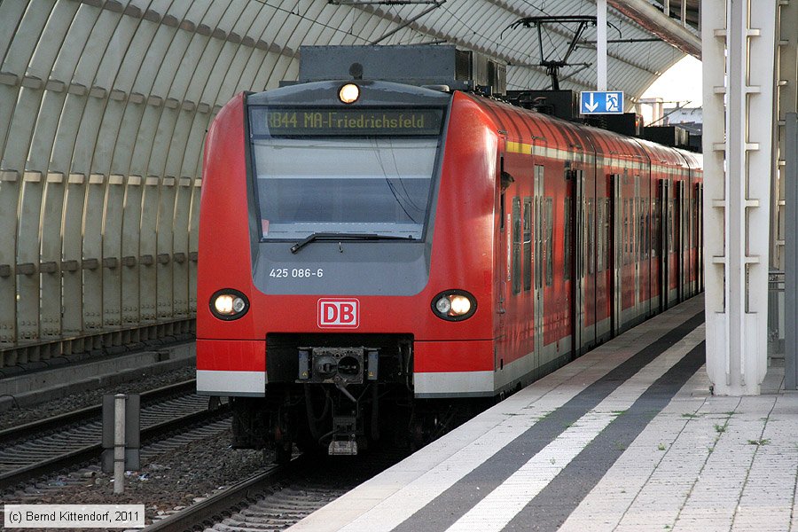 Deutsche Bahn - 425086-6
/ Bild: db4250866_bk1106210089.jpg