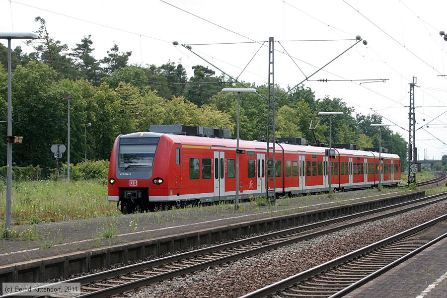 Deutsche Bahn - 425086-6
/ Bild: db4250866_bk1107270121.jpg