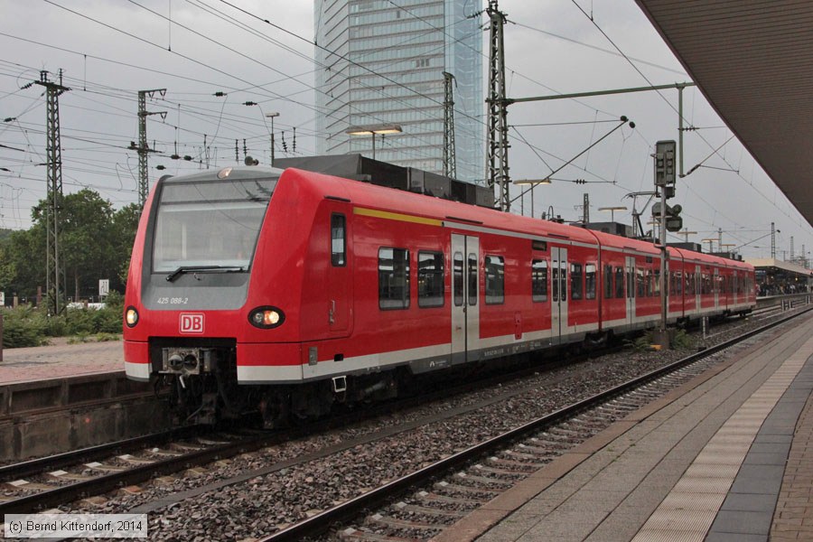 Deutsche Bahn - 425088-2
/ Bild: db4250882_bk1405260056.jpg