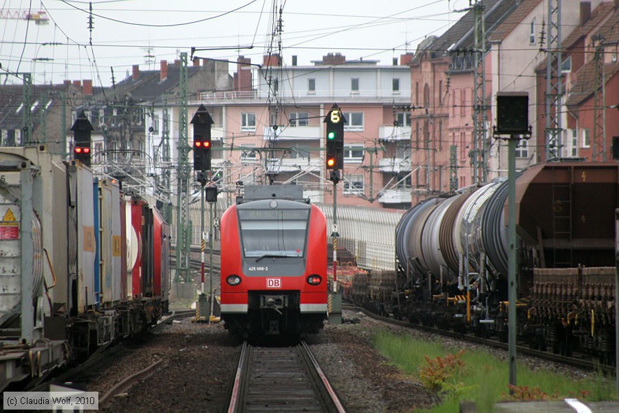 Deutsche Bahn - 425088-2
/ Bild: db4250882_cw1005200206.jpg