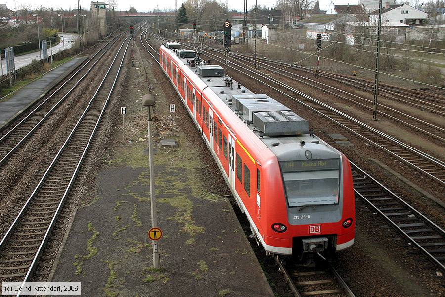 Deutsche Bahn - 425113-8
/ Bild: db4251138_bk0604010028.jpg