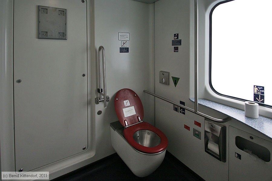 Deutsche Bahn - 425115-3 - Innenansicht
/ Bild: db4251153_bk1107060002.jpg