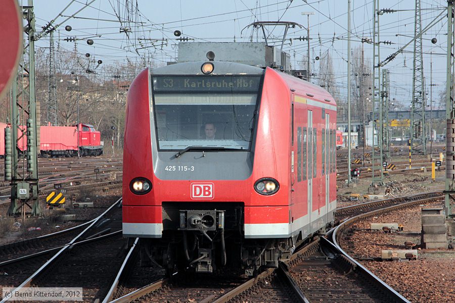 Deutsche Bahn - 425115-3
/ Bild: db4251153_bk1203270016.jpg