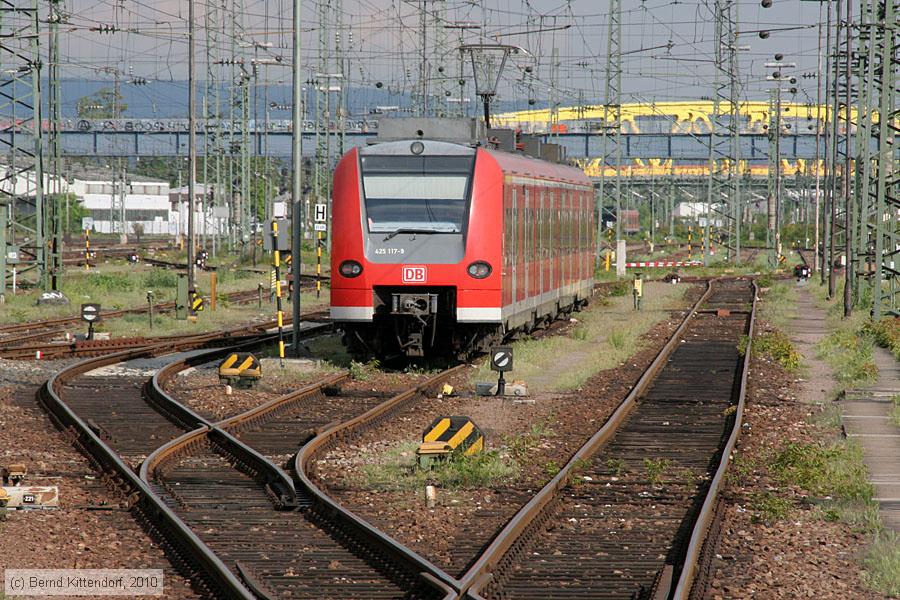 Deutsche Bahn - 425117-9
/ Bild: db4251179_bk1005180011.jpg