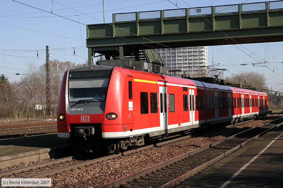 Deutsche Bahn - 425119-5
/ Bild: db4251195_bk0703120006.jpg