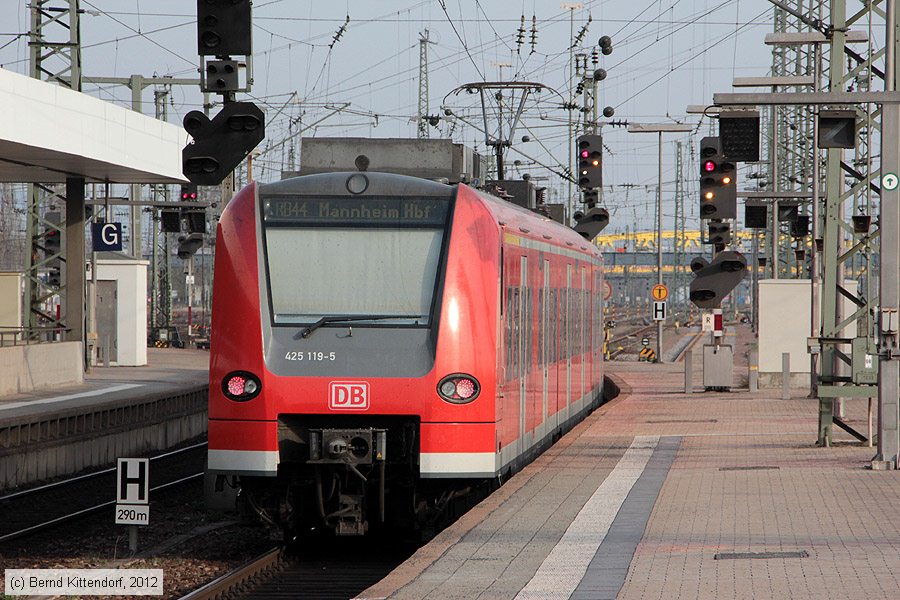 Deutsche Bahn - 425119-5
/ Bild: db4251195_bk1203270061.jpg