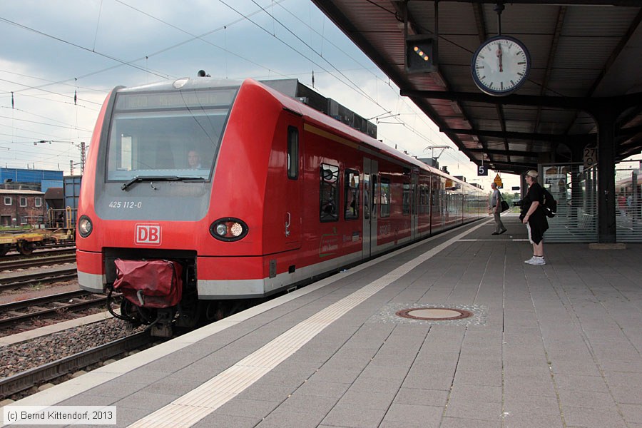 Deutsche Bahn - 425112-0
/ Bild: db4251120_bk1306080214.jpg