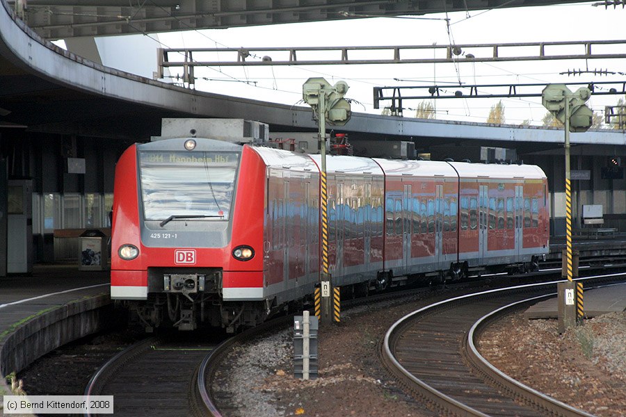 Deutsche Bahn - 425121-1
/ Bild: db4251211_bk0810170018.jpg Deutsche Bahn - 425121-1
/ Bild: db4251211_bk0810170018.jpg