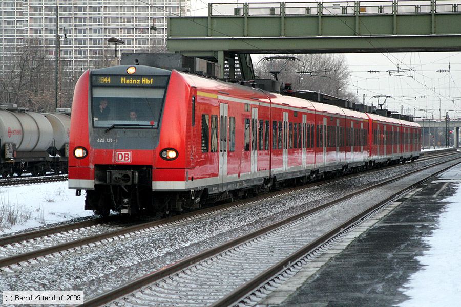 Deutsche Bahn - 425121-1
/ Bild: db4251211_bk0901060017.jpg